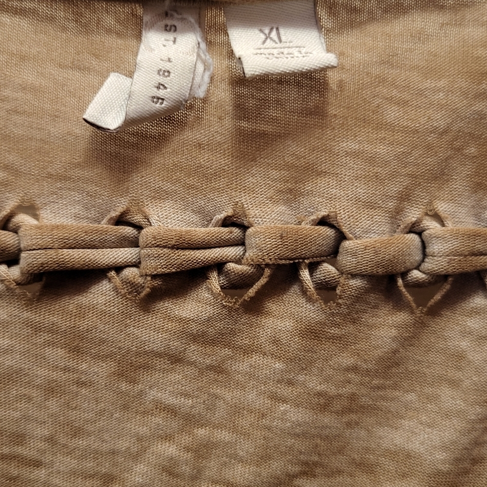 Top - Picture 2 of 3